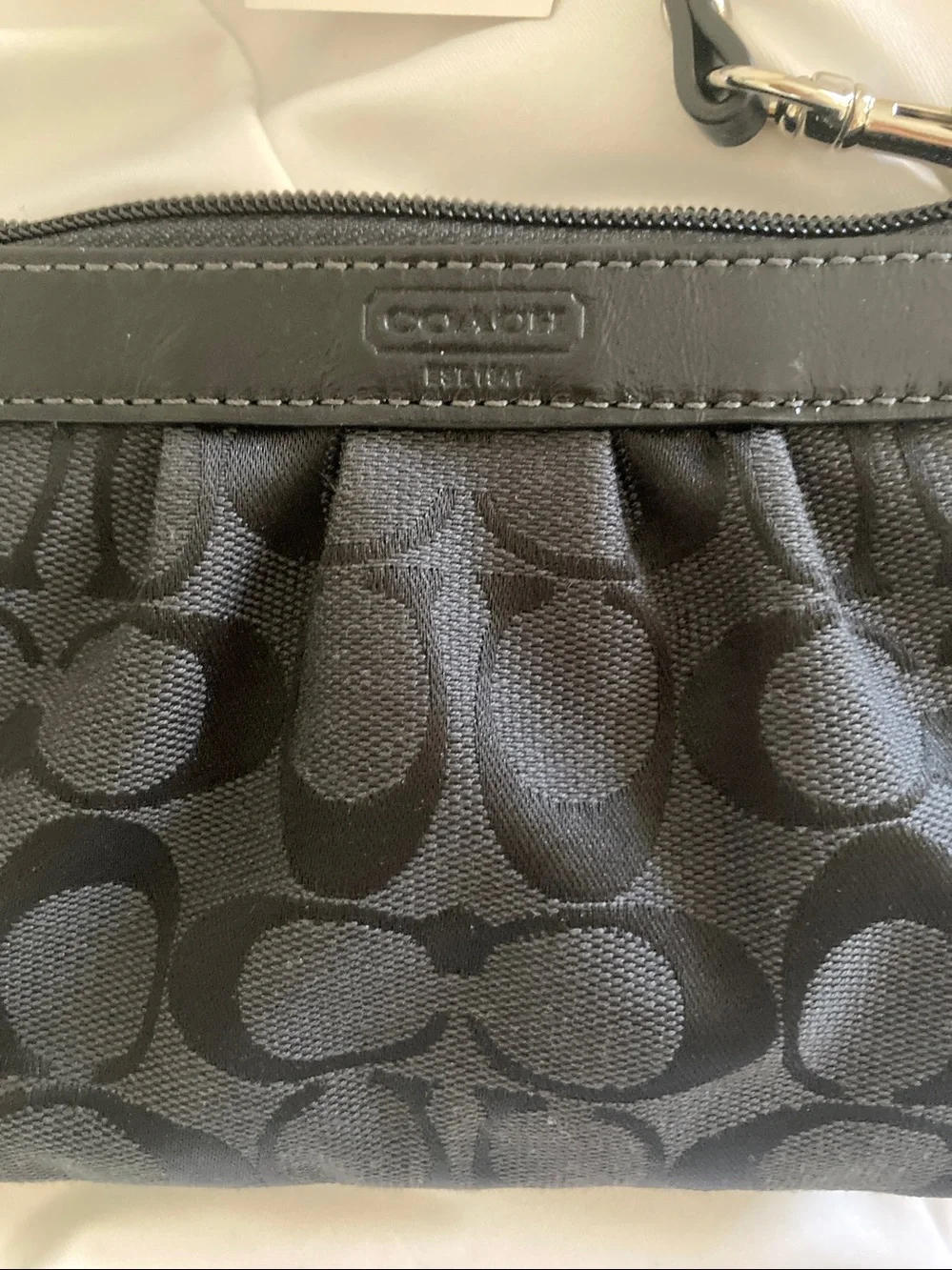 Coach NWT Black Signature Wristlet w Hangtag 🖤